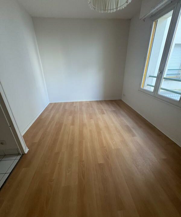 014394272-18042025-100454-2
