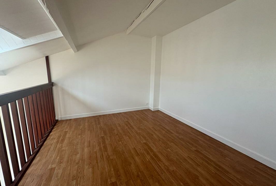 013836757-06092025-033256-4