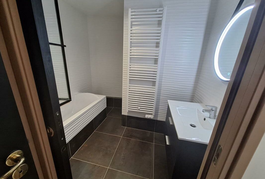 V-0025834-15102025-041647-3