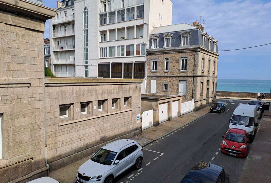 V-0025841-11102025-034945-2