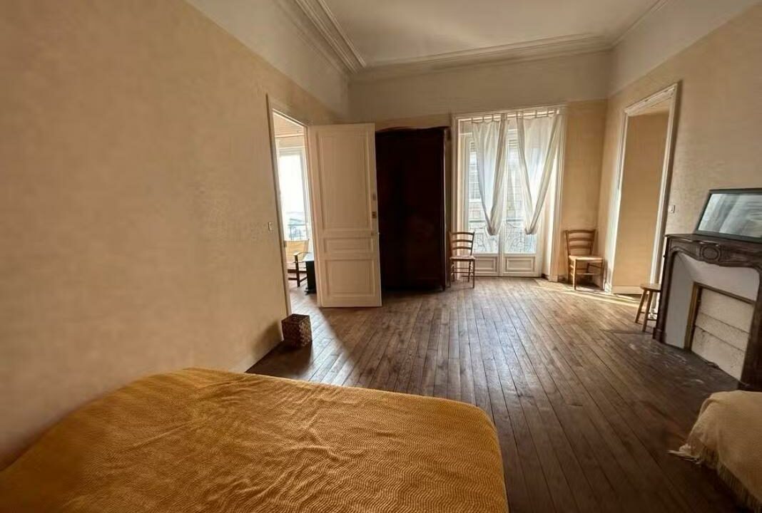 V-0025841-11102025-034945-5