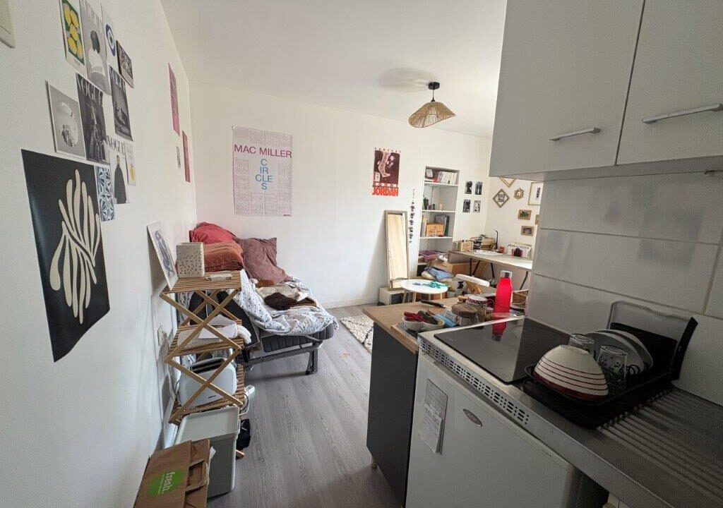 V-0025853-21102025-045341-2