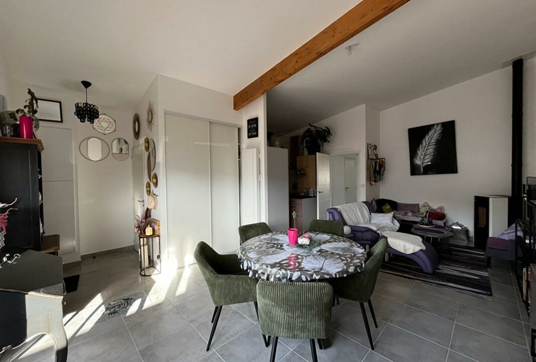 V-0025883-11102025-034938-2