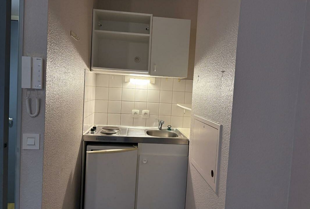 011901710-22112025-044805-1