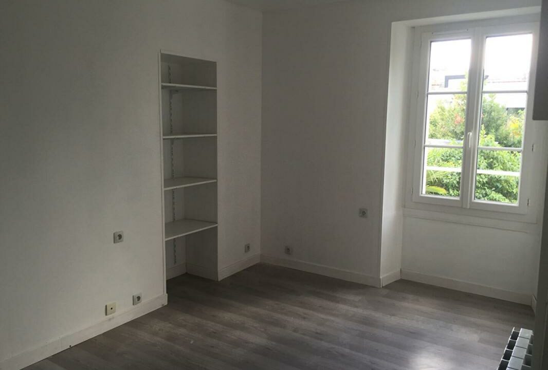 V-0025853-04122025-034235-8