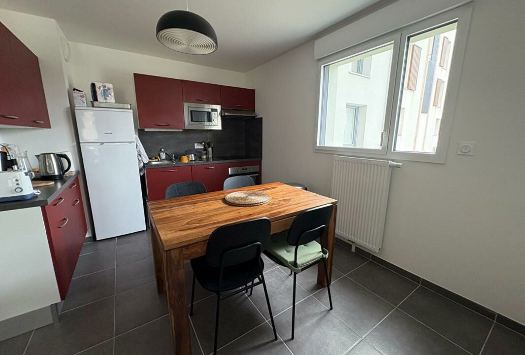 V-0025882-09122025-033613-2