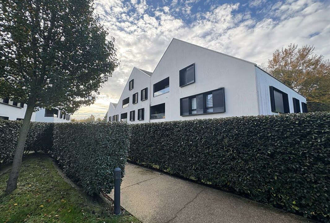 V-0025886-06122025-032316